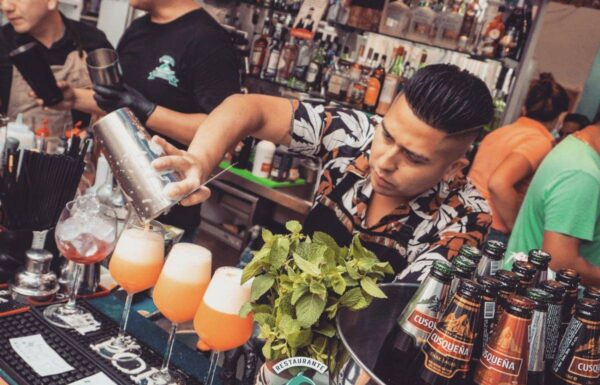 kM19 Bartender Galleria 0